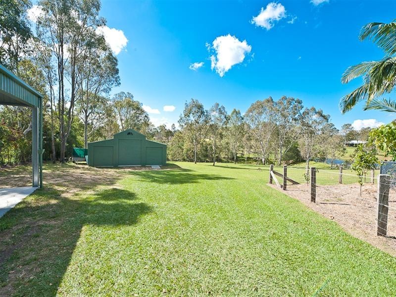 16 Valray Place, Samford Valley QLD 4520