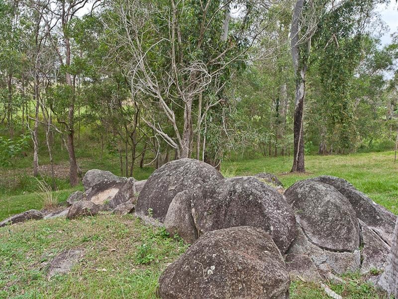 16 Valray Place, Samford Valley QLD 4520