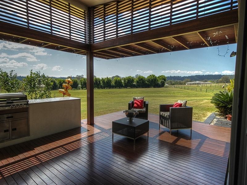 27 Warwick Lane, Samford Valley QLD 4520