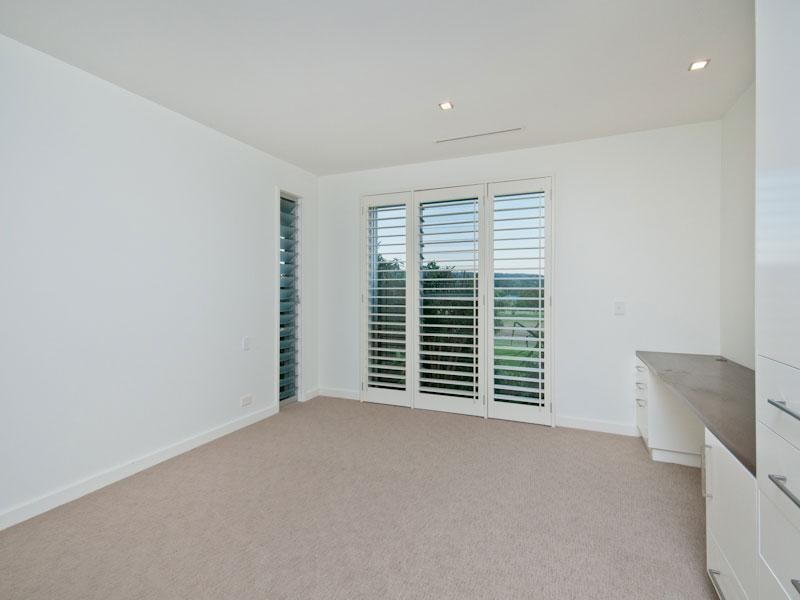 27 Warwick Lane, Samford Valley QLD 4520