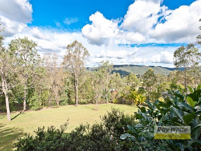 10 Equestrian Court, Highvale QLD 4520