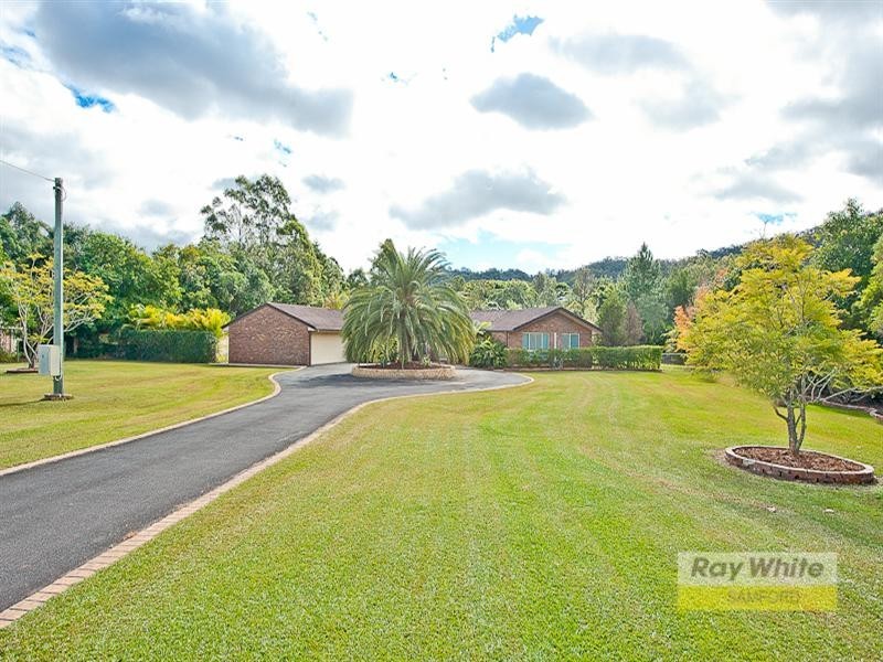 30 Greenwood Crescent, Samford Valley QLD 4520