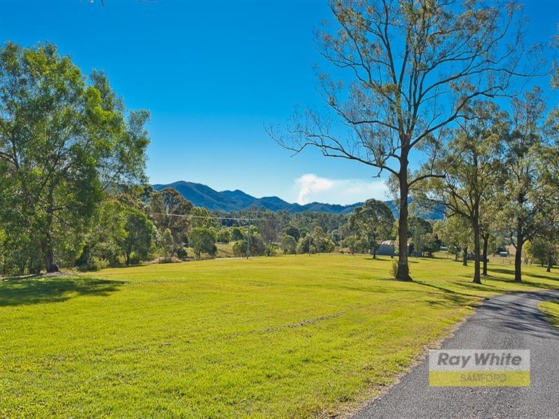 147 Betts Road, Camp Mountain QLD 4520