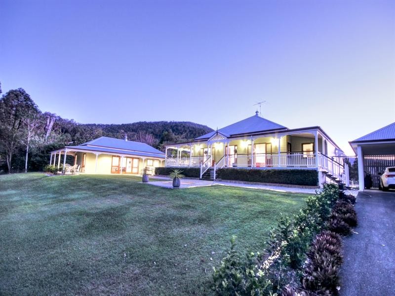 35 Nullamanna Road, Camp Mountain QLD 4520