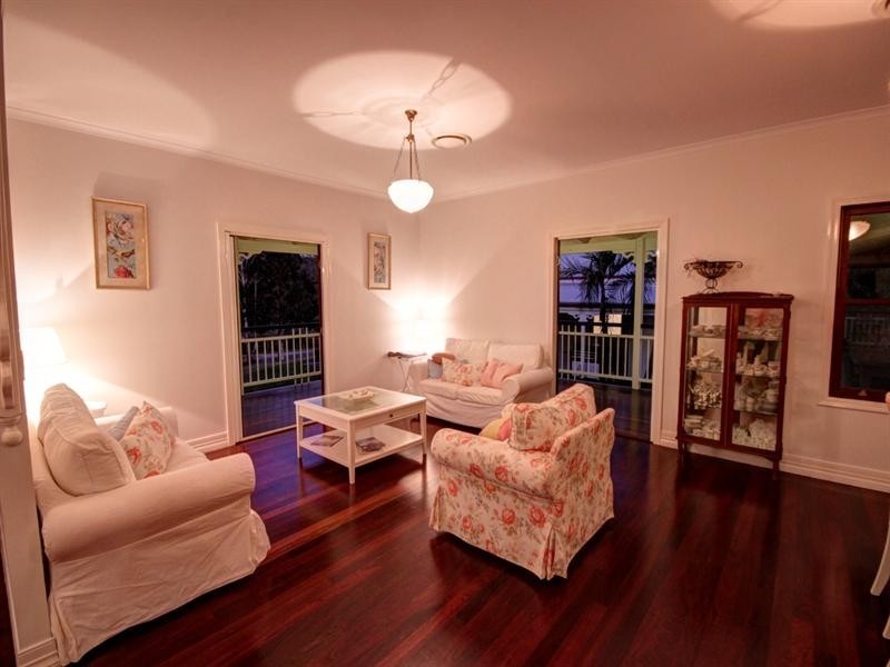 35 Nullamanna Road, Camp Mountain QLD 4520