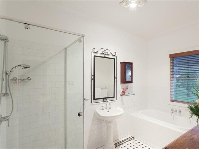 35 Nullamanna Road, Camp Mountain QLD 4520