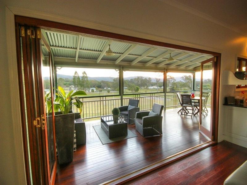 35 Nullamanna Road, Camp Mountain QLD 4520