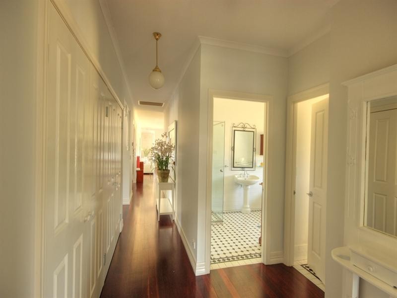 35 Nullamanna Road, Camp Mountain QLD 4520