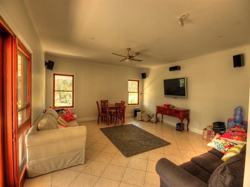 35 Nullamanna Road, Camp Mountain QLD 4520