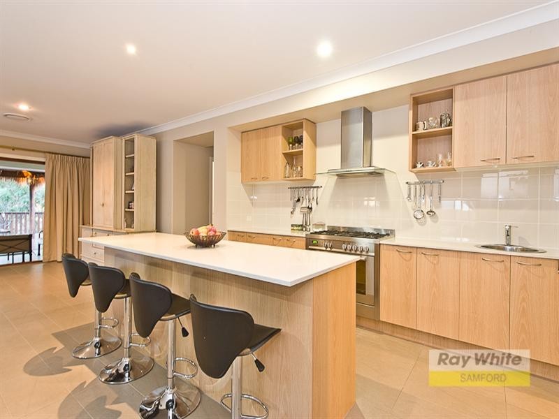 12 Kingfisher Close, Mcdowall QLD 4053