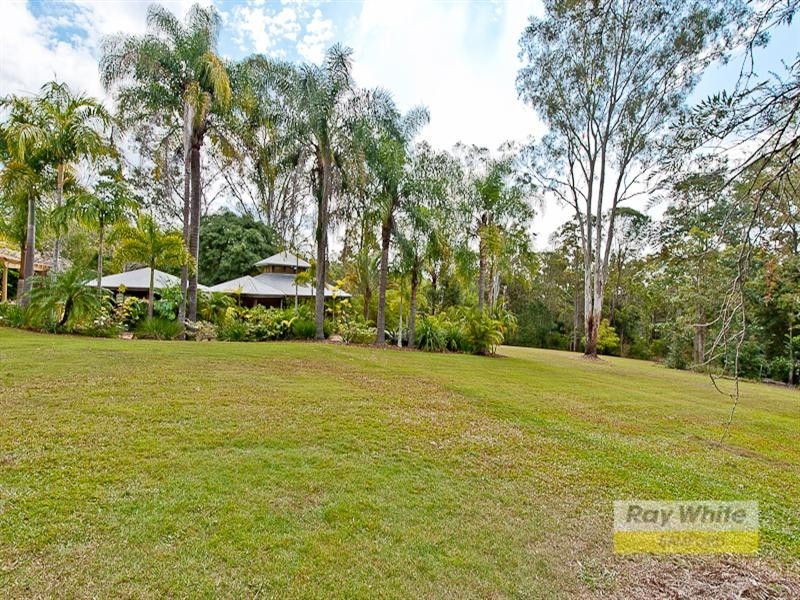 12 Grandview Court, Camp Mountain QLD 4520
