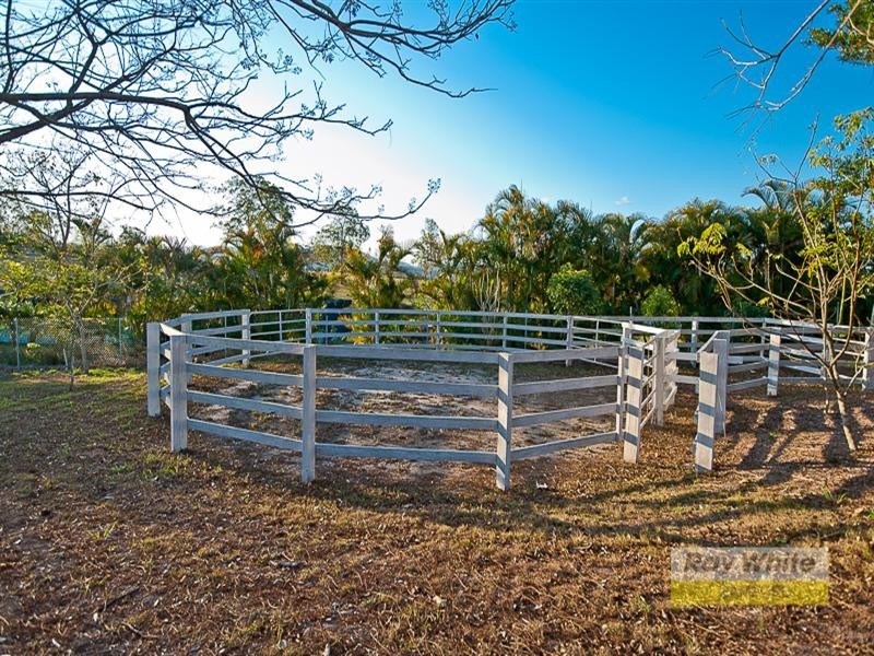 30 Richards Road, Camp Mountain QLD 4520