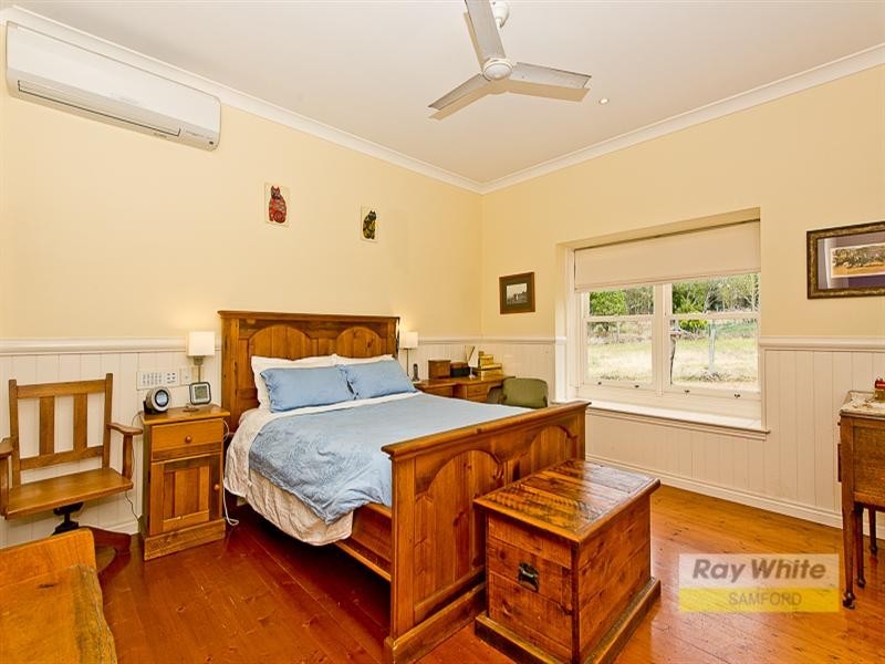 3 Les Douglas Court, Camp Mountain QLD 4520