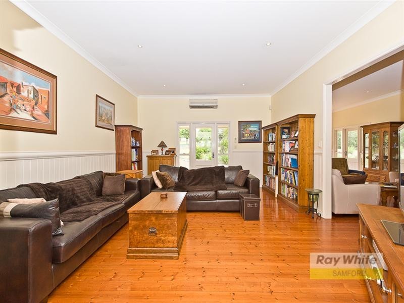 3 Les Douglas Court, Camp Mountain QLD 4520