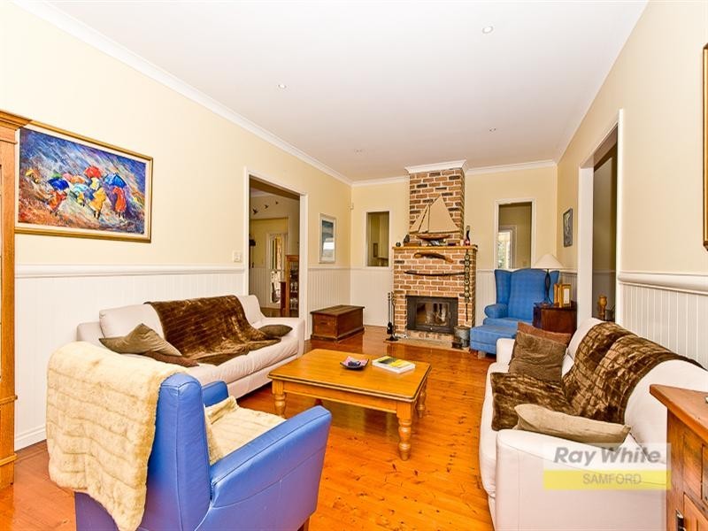 3 Les Douglas Court, Camp Mountain QLD 4520