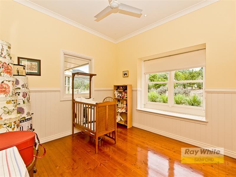 3 Les Douglas Court, Camp Mountain QLD 4520