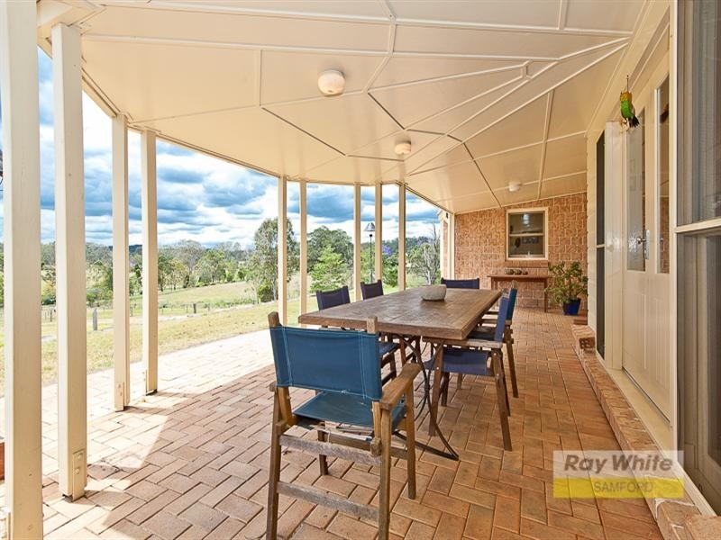 3 Les Douglas Court, Camp Mountain QLD 4520