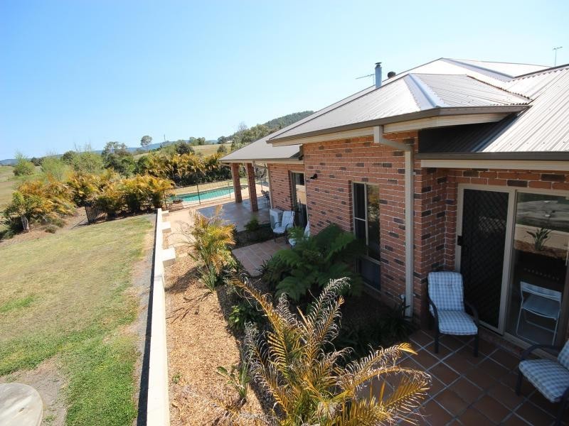 2 Sovereign Way, Samford Valley QLD 4520