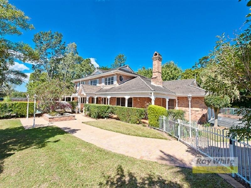 7 Logan Court, Clear Mountain QLD 4500