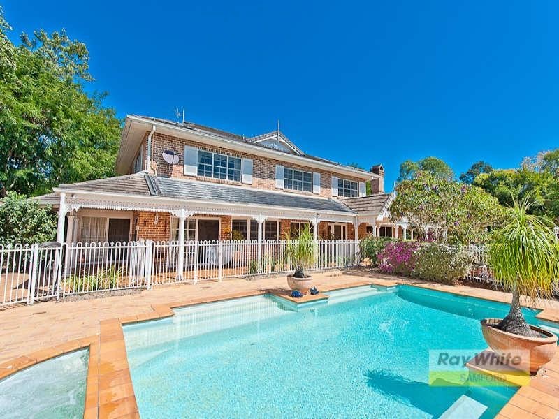 7 Logan Court, Clear Mountain QLD 4500