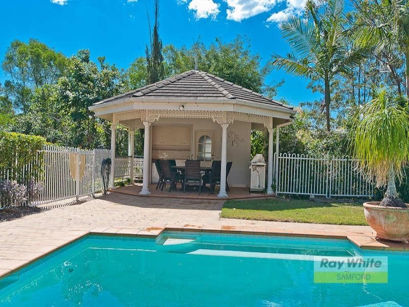 7 Logan Court, Clear Mountain QLD 4500