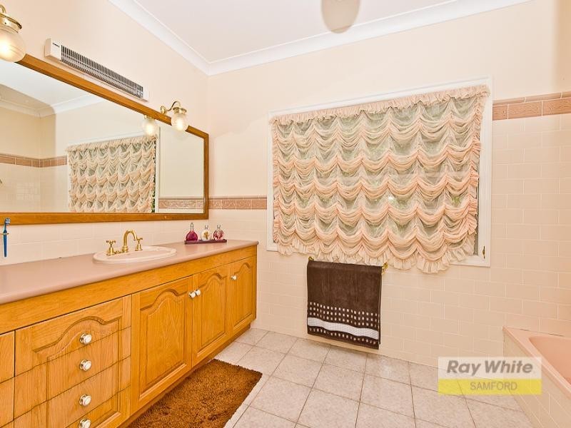 7 Logan Court, Clear Mountain QLD 4500