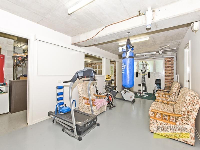 7 Logan Court, Clear Mountain QLD 4500