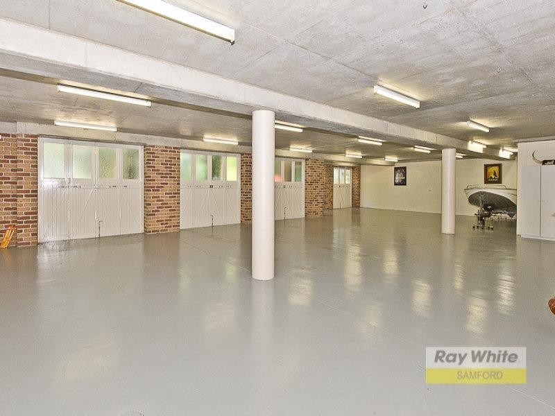 7 Logan Court, Clear Mountain QLD 4500