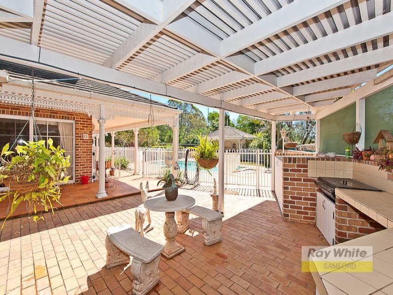 7 Logan Court, Clear Mountain QLD 4500
