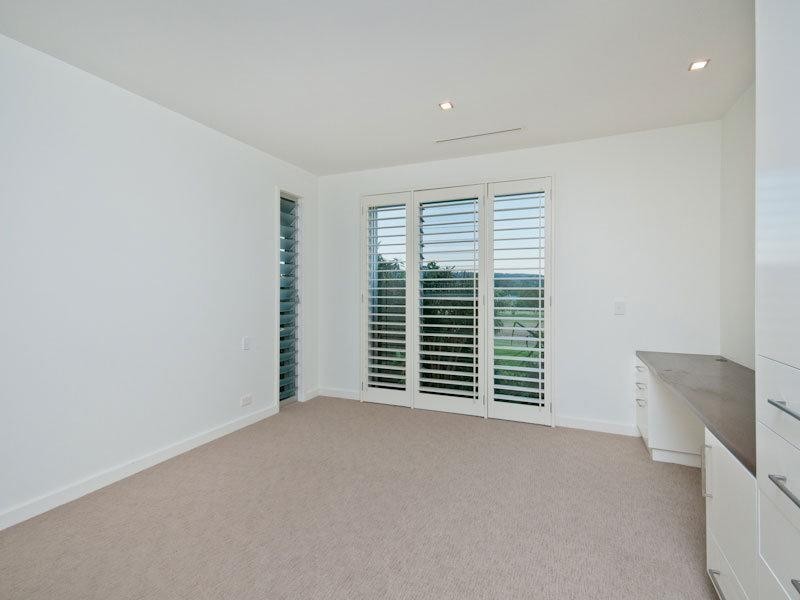 27 Warwick Lane, Samford Valley QLD 4520