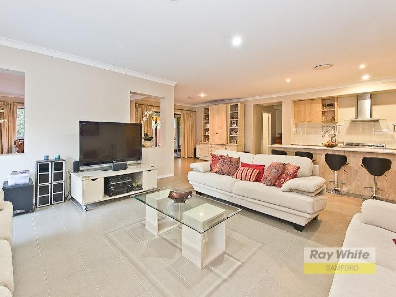 12 Kingfisher Close, Mcdowall QLD 4053