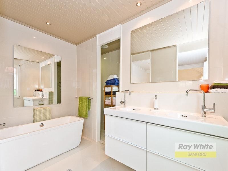 5 Sajla Court, Mount Samson QLD 4520