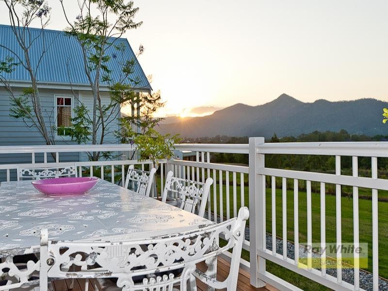 5 Sajla Court, Mount Samson QLD 4520