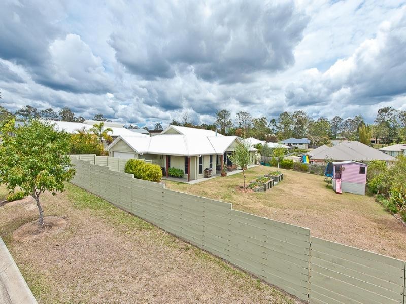 12 Chalmers Court, Samford Village QLD 4520