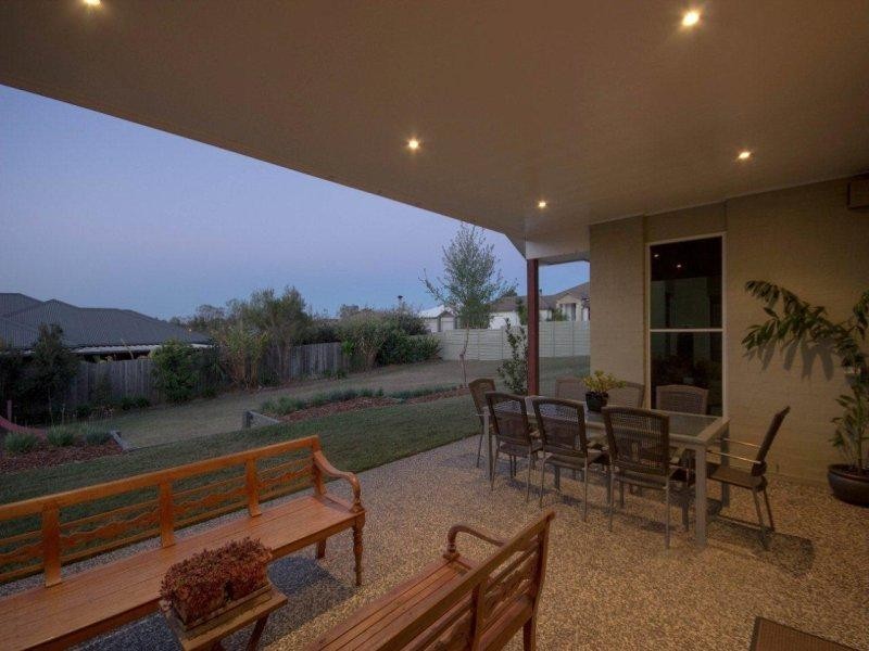 12 Chalmers Court, Samford Village QLD 4520