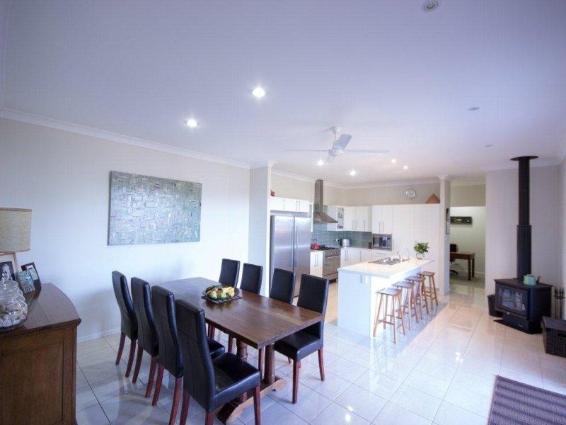 12 Chalmers Court, Samford Village QLD 4520