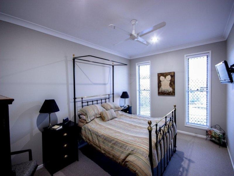 12 Chalmers Court, Samford Village QLD 4520