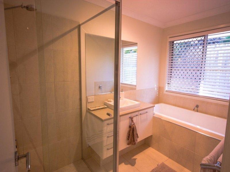 12 Chalmers Court, Samford Village QLD 4520