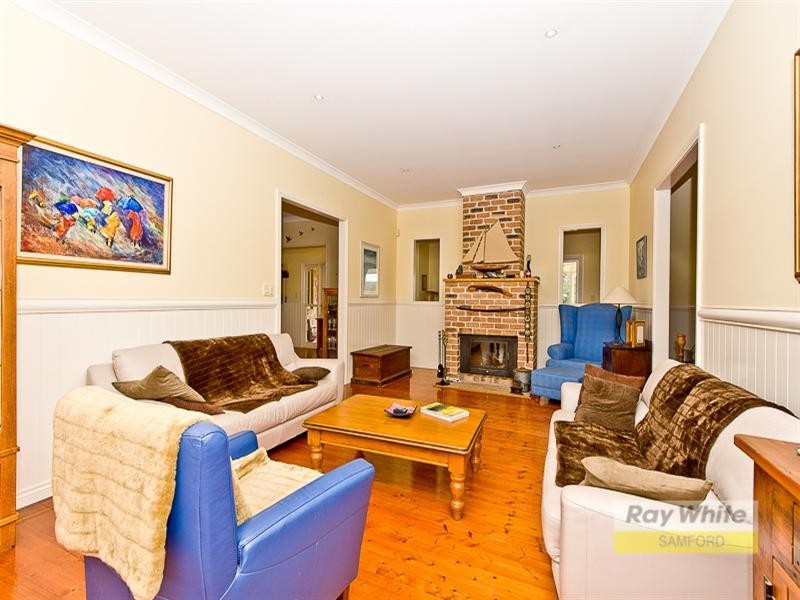 3 Les Douglas Court, Camp Mountain QLD 4520