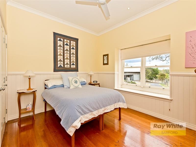 3 Les Douglas Court, Camp Mountain QLD 4520