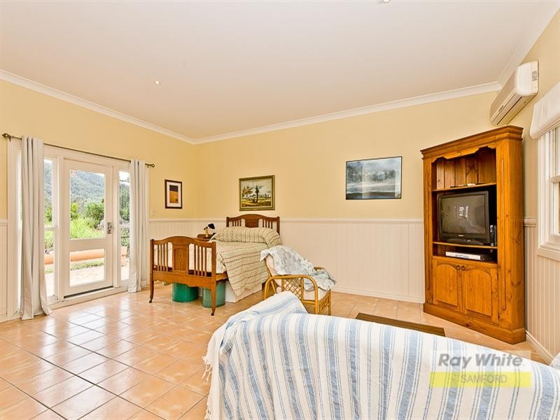 3 Les Douglas Court, Camp Mountain QLD 4520