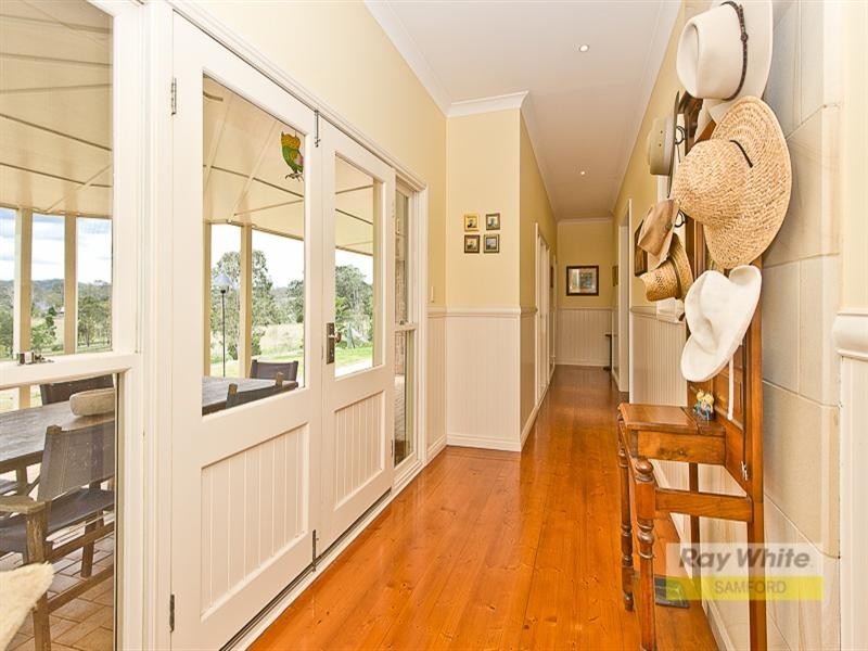 3 Les Douglas Court, Camp Mountain QLD 4520