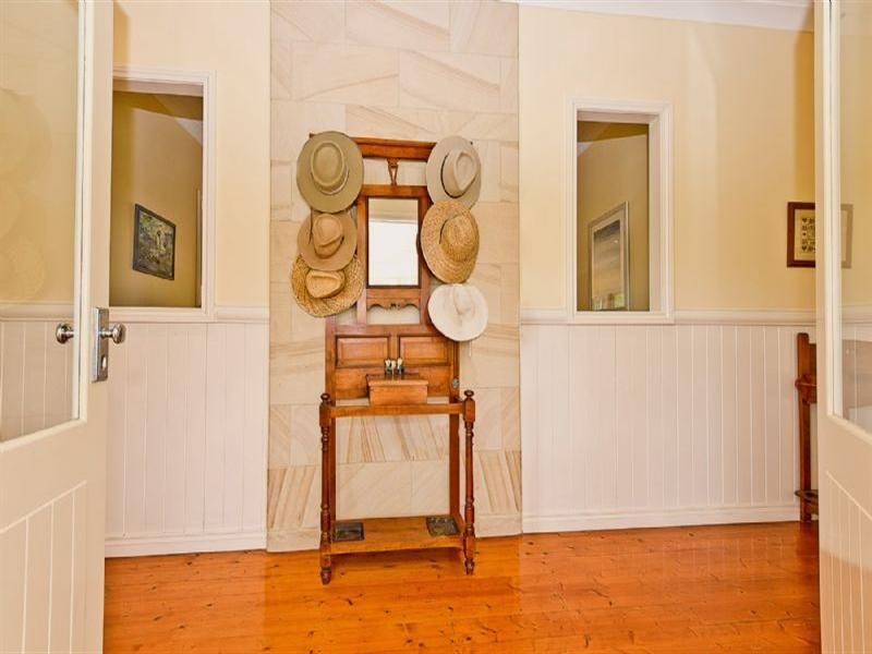 3 Les Douglas Court, Camp Mountain QLD 4520