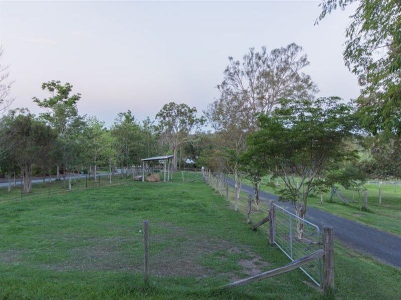 3 Les Douglas Court, Camp Mountain QLD 4520