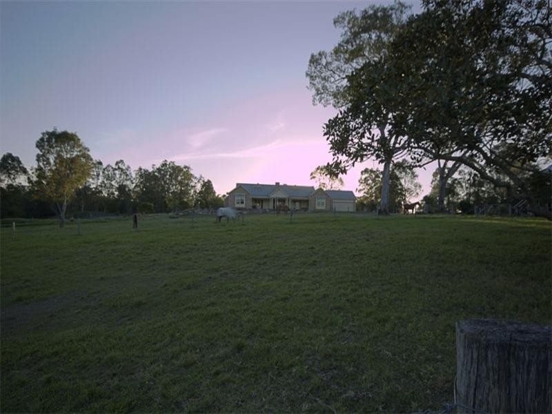 3 Les Douglas Court, Camp Mountain QLD 4520