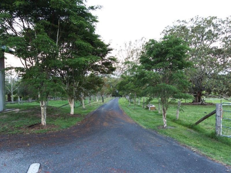 3 Les Douglas Court, Camp Mountain QLD 4520