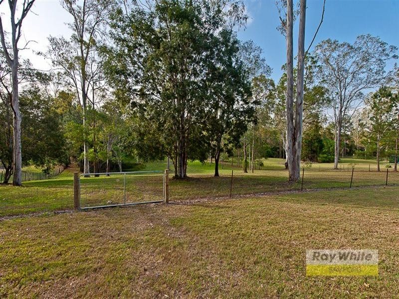 52 Camp Mountain Road, Camp Mountain QLD 4520