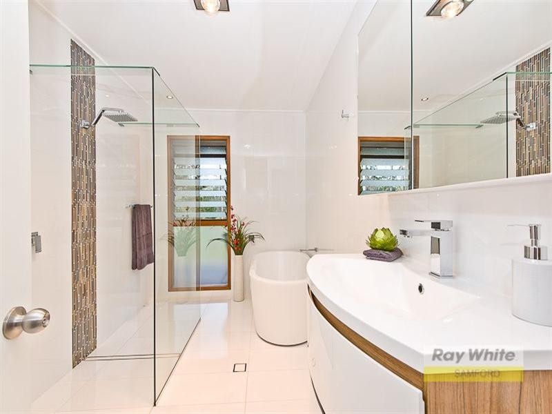 52 Camp Mountain Road, Camp Mountain QLD 4520