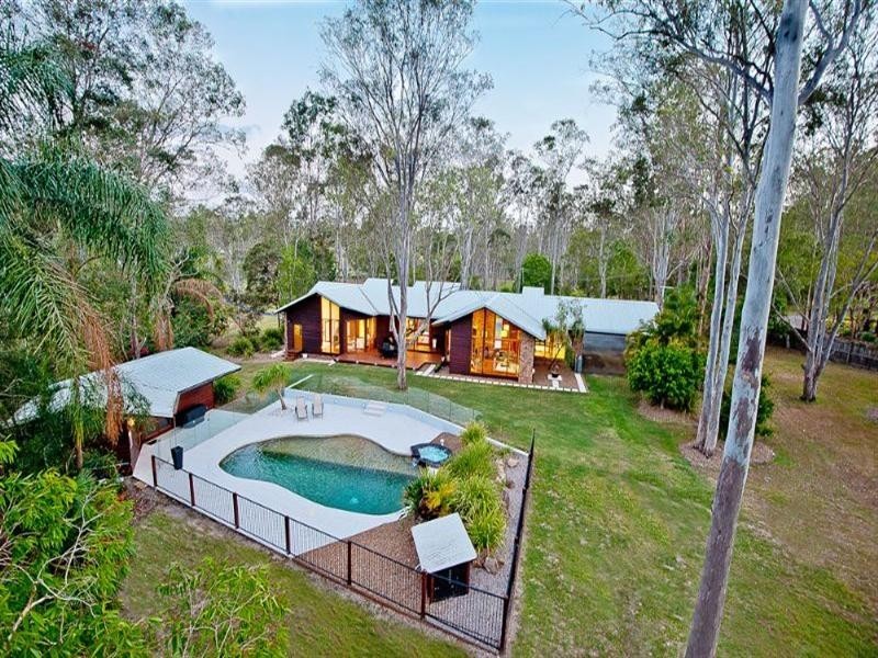 52 Camp Mountain Road, Camp Mountain QLD 4520