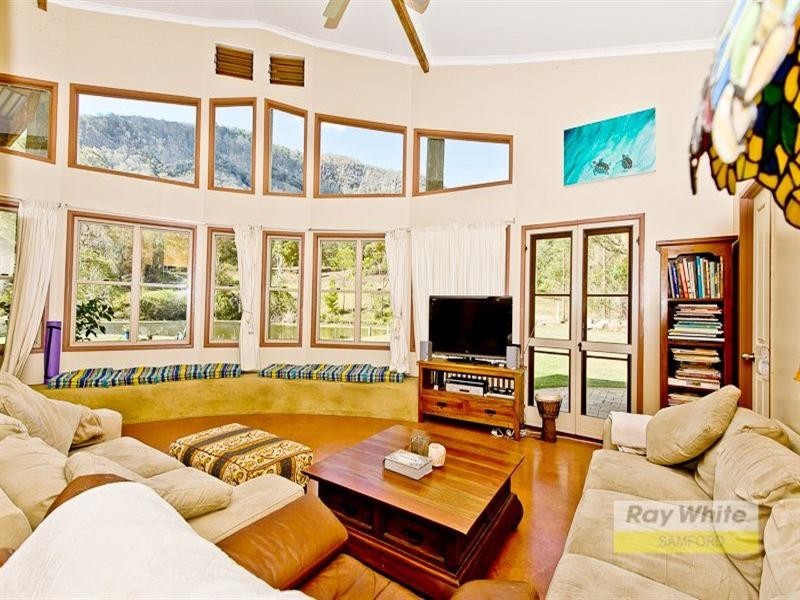 32 Masseys Creek Court, Cedar Creek QLD 4520